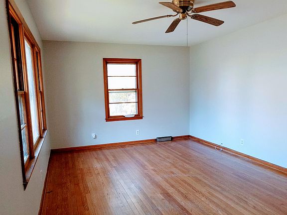 4th image of 8341 Douglas Ave