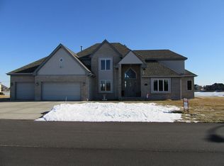 43 Ponderosa Dr, Grand Island, NE 68803