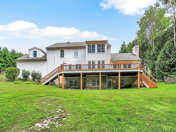 3rd image of 2114 Abell Ln