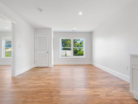4th image of 6 Paul Francis Way