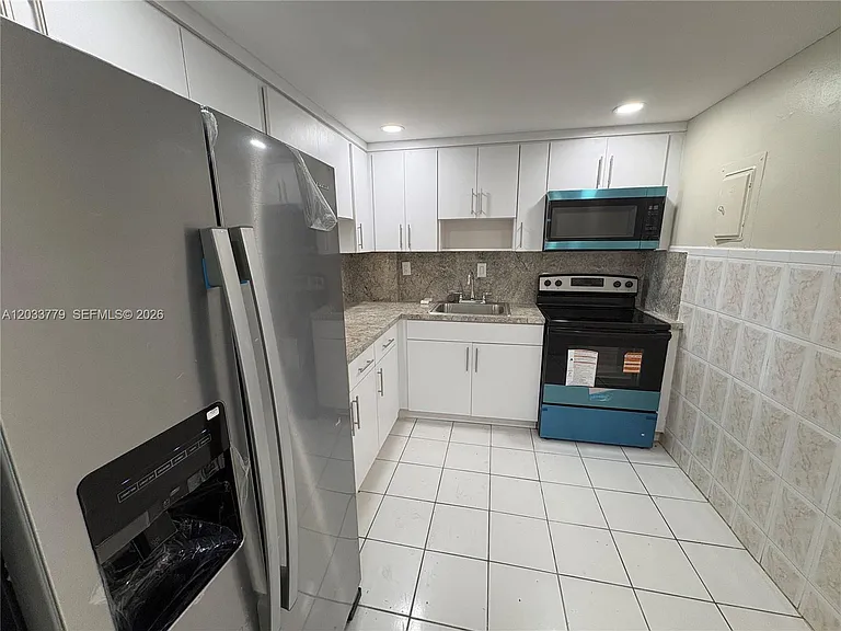 16740 NE 9th Ave #303 — Photo 3