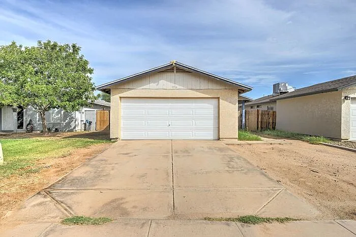 3 bed, 2.0 bath, 1016 sqft, $1,695 — Photo 2
