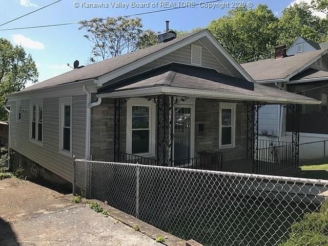 1st image of 9 Hillcrest Dr