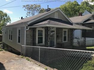 9 Hillcrest Dr, Charleston, WV 25302
