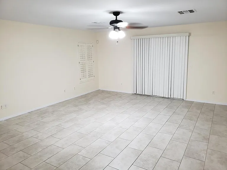1503 S 228th Ct — Photo 3