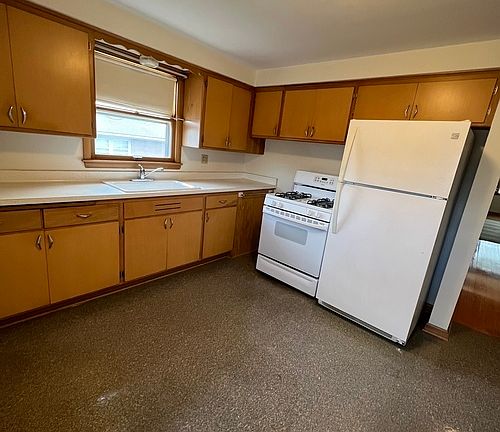 2nd image of 8012 W Burdick Ave #80-10