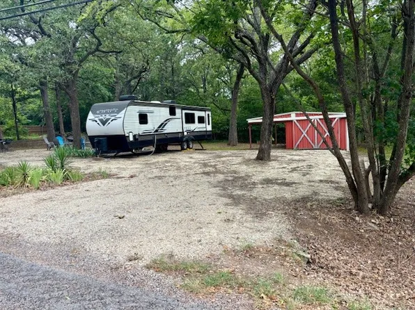 565 Oxford Dr, Gordonville, TX 76245