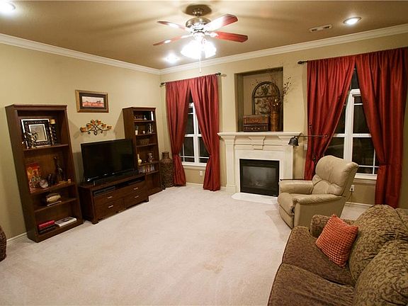 4th image of 813 S Brookside Ct