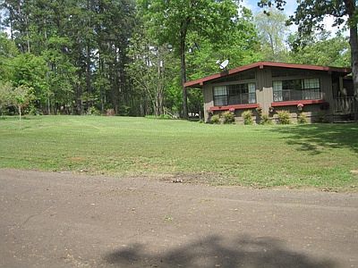 5th image of 805 Midlake Dr N