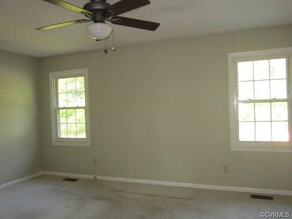 5th image of 211 E York Dr