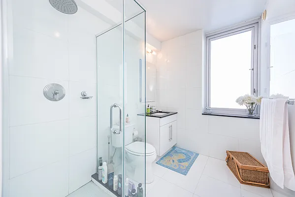 Rented by Modern Spaces | media 10