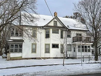 801 University Ave NE — Photo 3