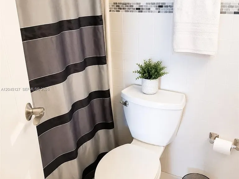 851 Three Islands Blvd #520 — Photo 14