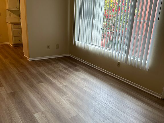 2nd image of 4127 McLaughlin Ave APT 11