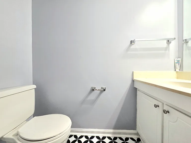 222 Northpoint Ave #H — Photo 13
