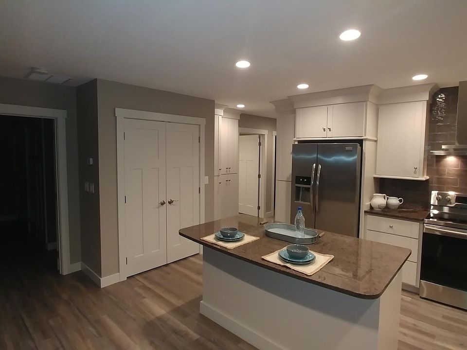 2nd image of 1110 Teaberry Ln #1