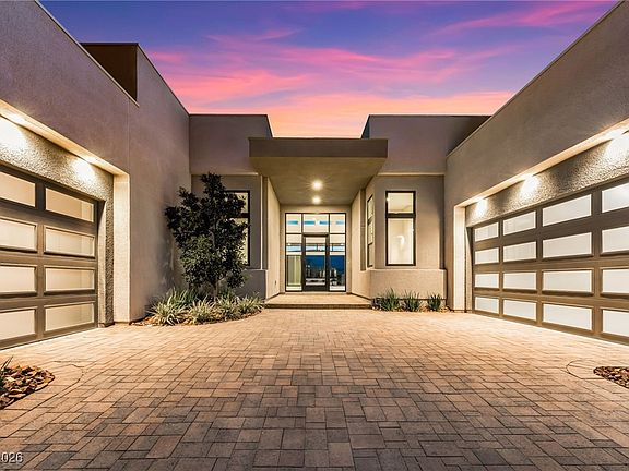 4th image of 10995 Desert Heights Ave