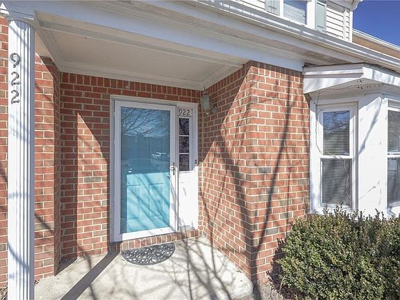 2nd image of 922 Wickford Dr
