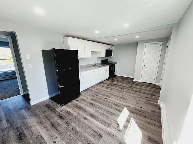 191 Summit Ave — Photo 2