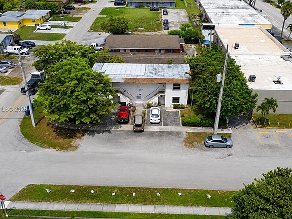 3rd image of 1275 SW 36th Ave