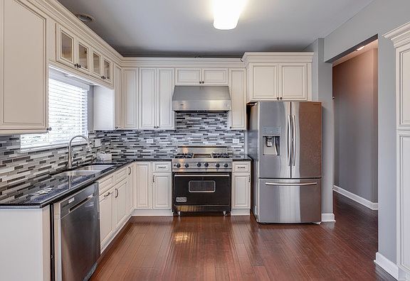 5th image of 1792 Lanyon Dr