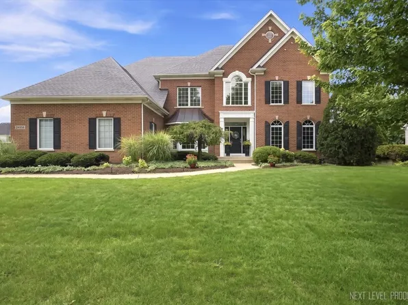 3N956 Walt Whitman Rd, St Charles, IL 60175