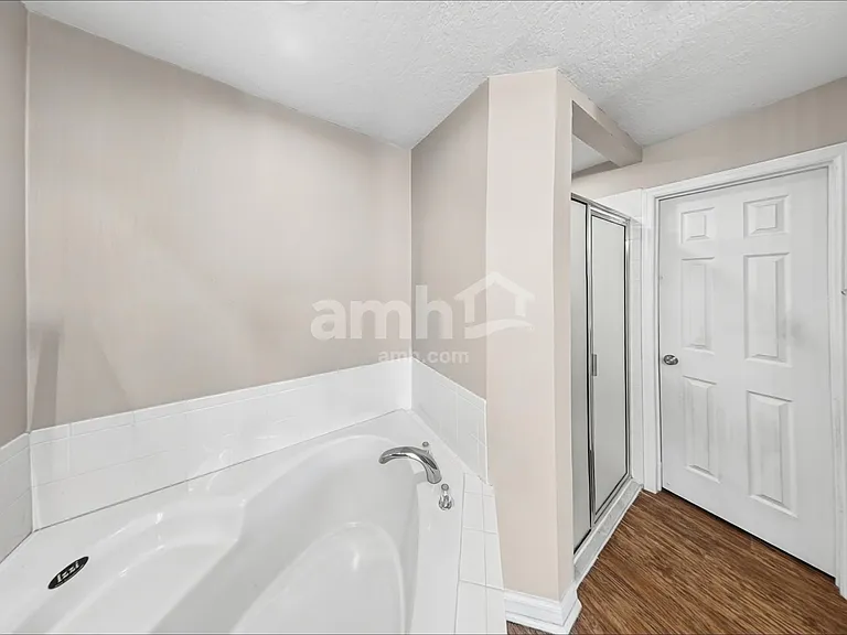 315 Colony Ct — Photo 12