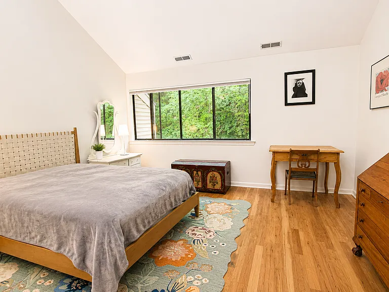 40 Huntington Ct #40 — Photo 9