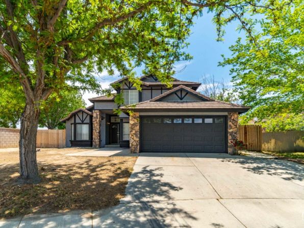 2352 E Kildare St, Lancaster, CA 93535