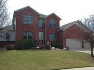 3 Carney Ct, Bloomington, IL