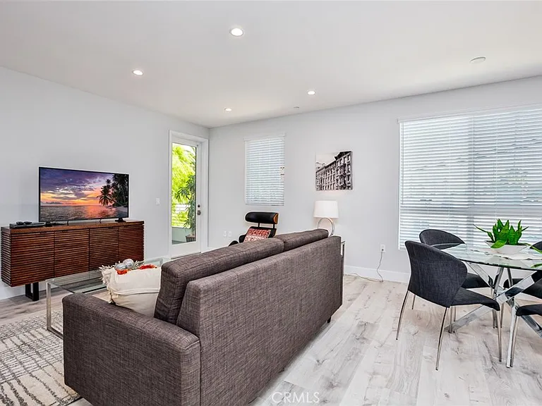 10718 Acama St #401 — Photo 11