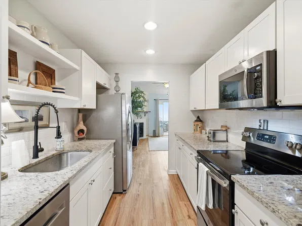 1376 Pinnacle Ln, Charleston, SC 29412
