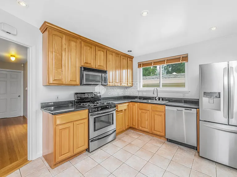 37 Crestmont Dr — Photo 8