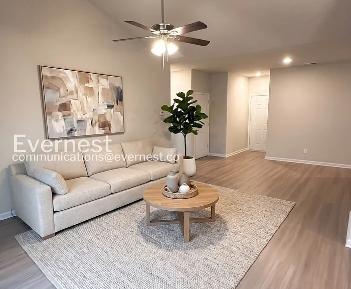 137 Culver St — Photo 2