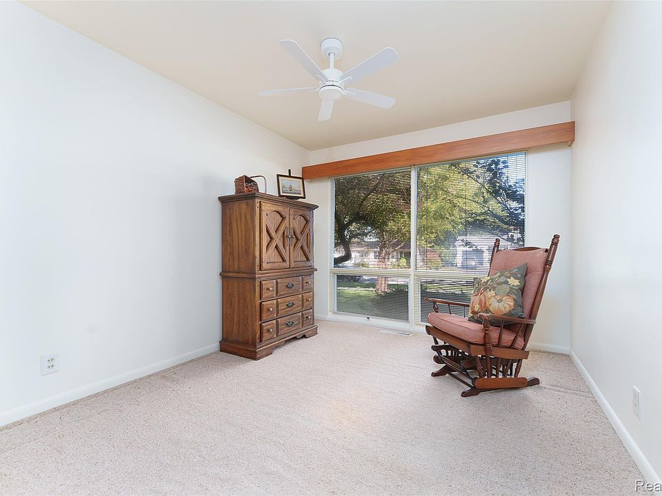 726 Devonshire Rd, photo 15