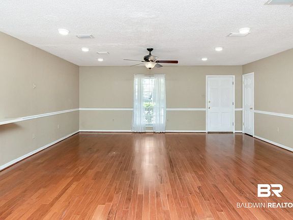 2nd image of 104 Terry St