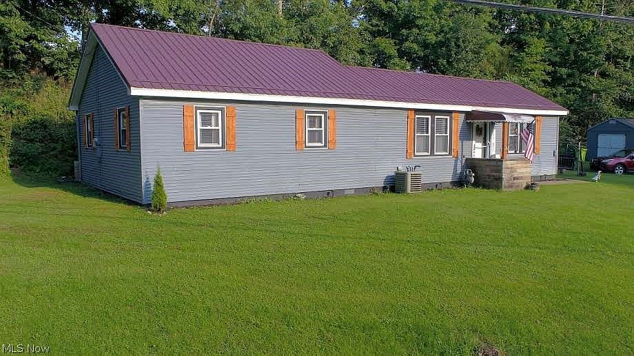 1st image of 105 School St