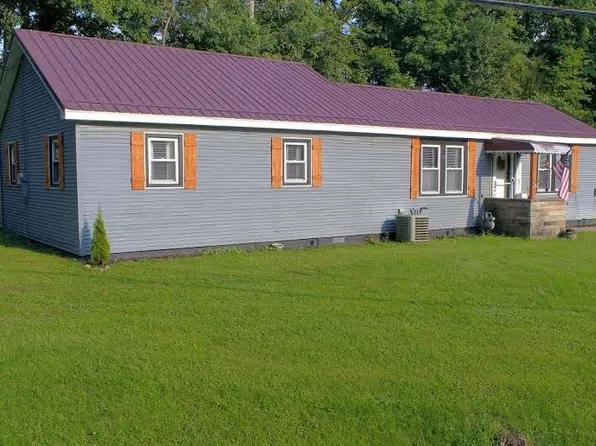 105 School St, Killbuck, OH 44637