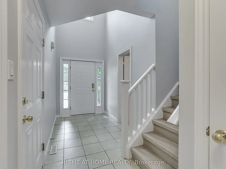 2206 Coronation Dr — Photo 4