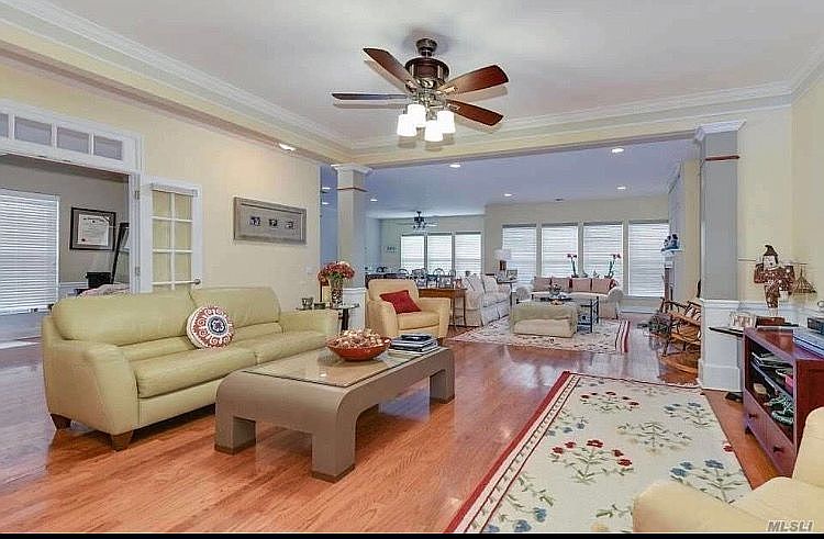 1st image of 186 Samantha Cir
