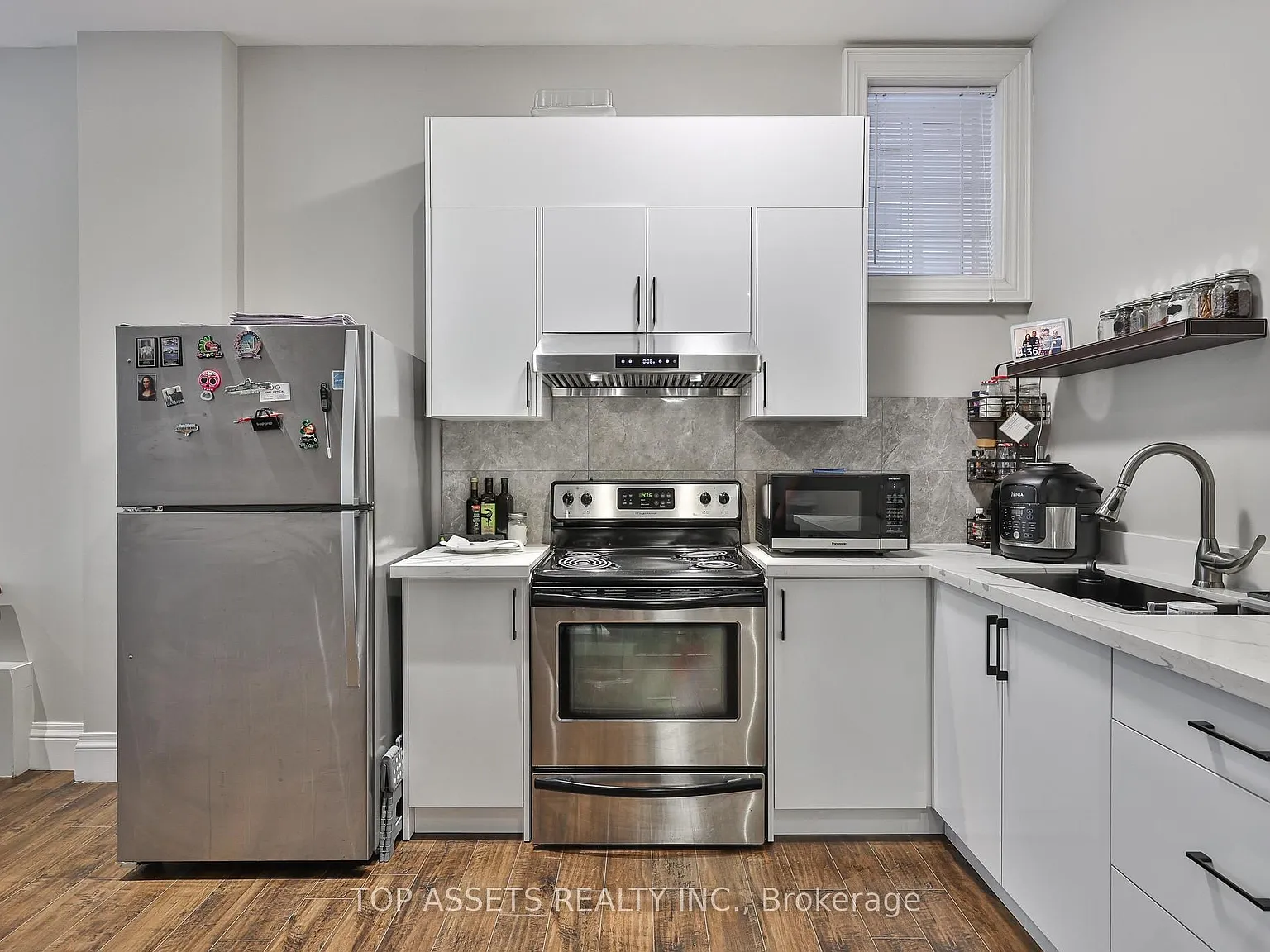 2 bed, $2,600 — Photo 4