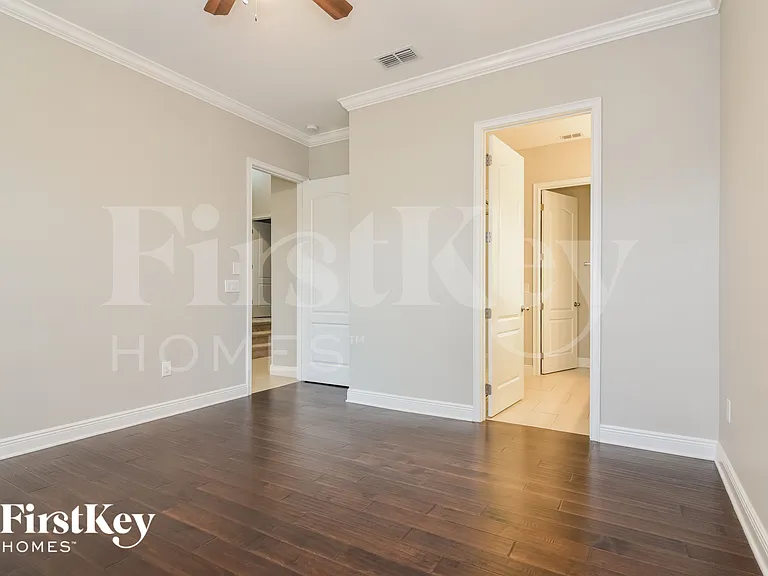 5948 Village Center Dr — Photo 8