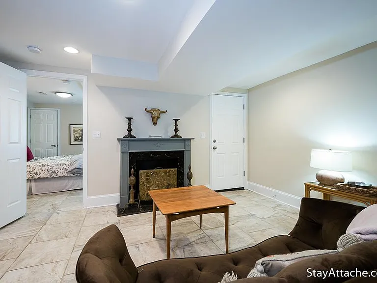 723 5th St NE #1 — Photo 9