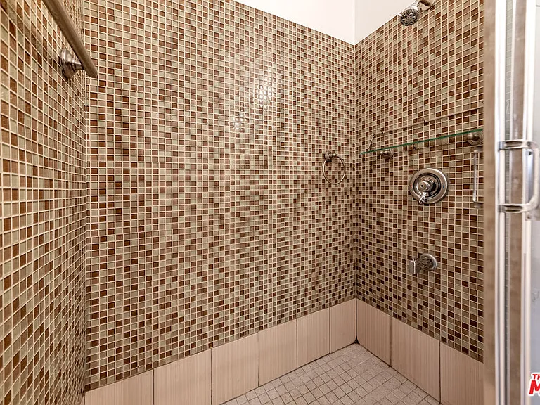 832 S Catalina St — Photo 17