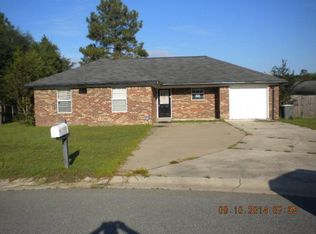 910 Rice Ct, Hinesville, GA 31313
