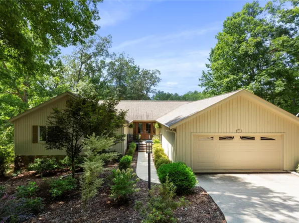 13 Passage Ln, Salem, SC 29676