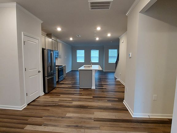 Kitchen and dining 2nd floor - shared