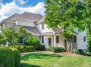 4 Austin Dr, Basking Ridge, NJ 07920