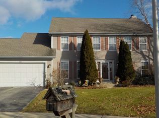 200 Killarney Ct, Grayslake, IL 60030