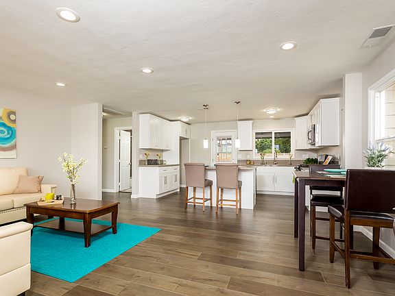 3rd image of 5211 Castana St